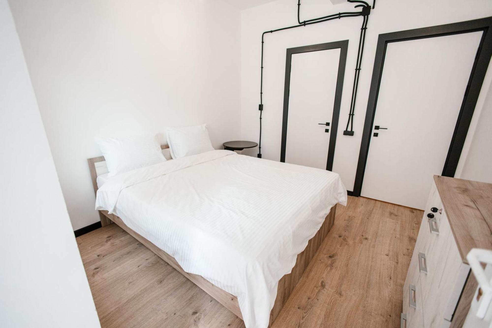 68 Hostel Bisjkek Eksteriør bilde